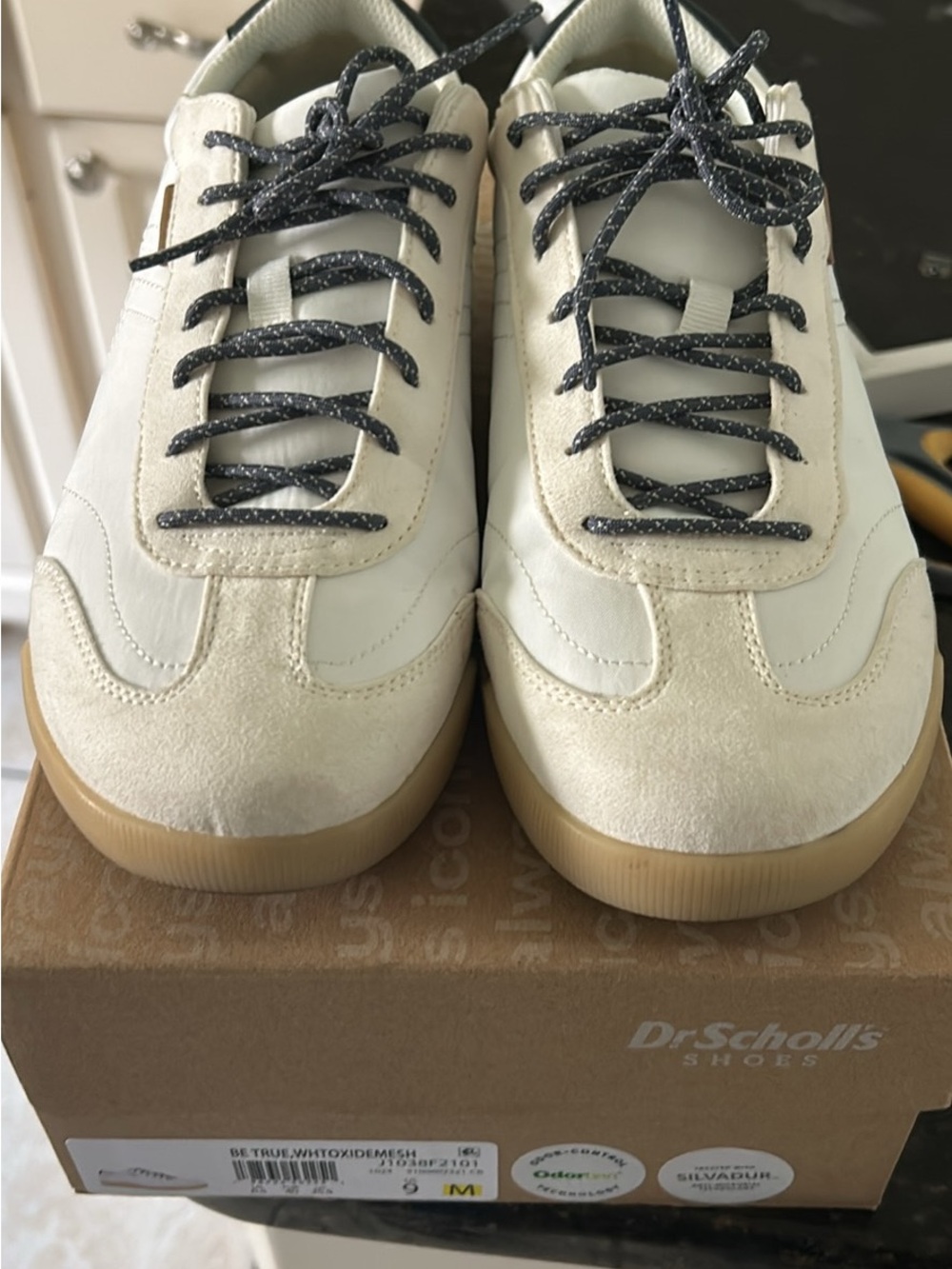 Dr. Scholl's women’sCream Sneakers with Gum Sole and Speckled Blue  Laces